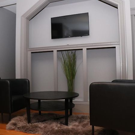 A Stylish Stay With A King Bed And Heated Floors #27 บรูคไลน์ ภายนอก รูปภาพ