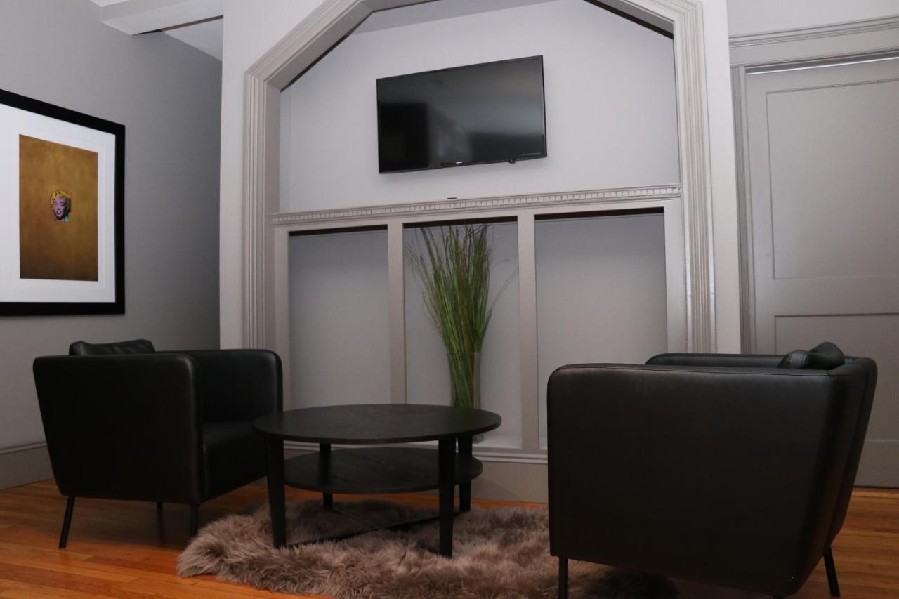 A Stylish Stay With A King Bed And Heated Floors #27 บรูคไลน์ ภายนอก รูปภาพ